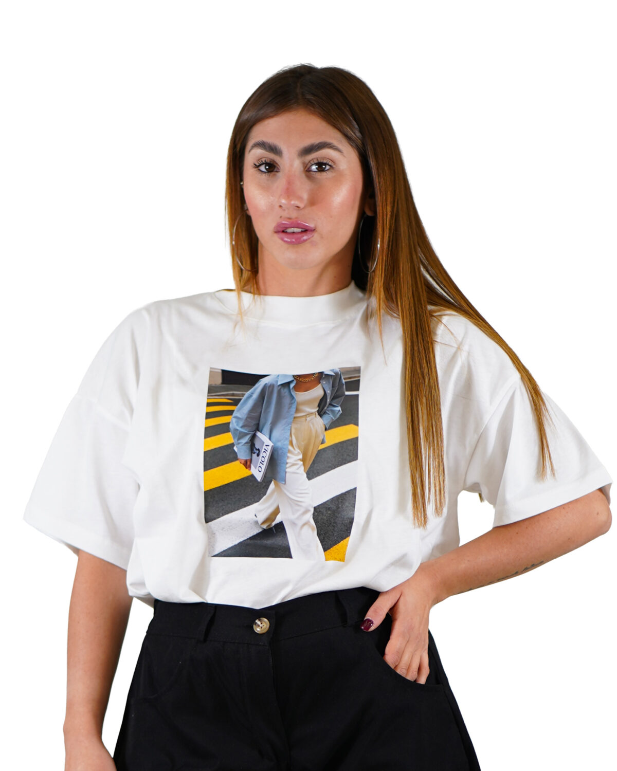 T-Shirt Vicolo Con Stampa " STRISCE  PEDONALI"